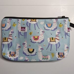 Cosmetic bag Alpaca design